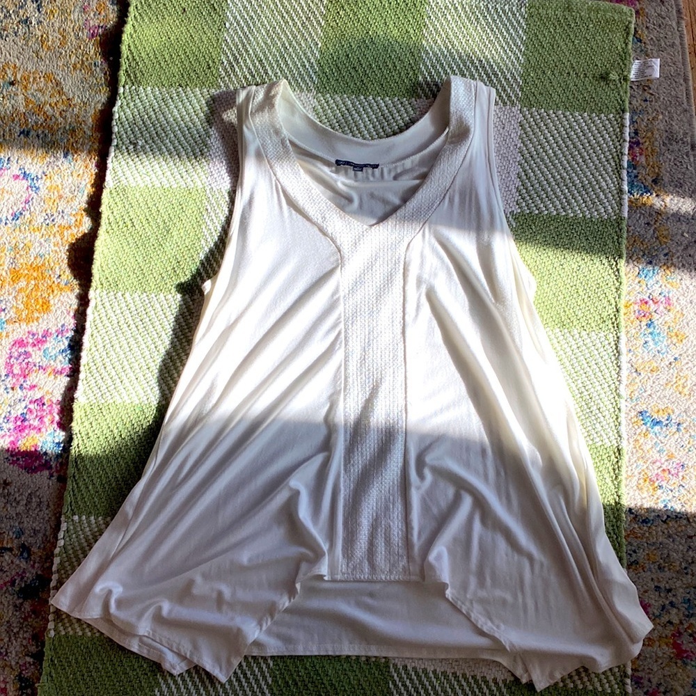 ADRIANNA PAPELL WHITE TANK TOP ASYMMETRICAL V NECK HI LO Hem Sz M
